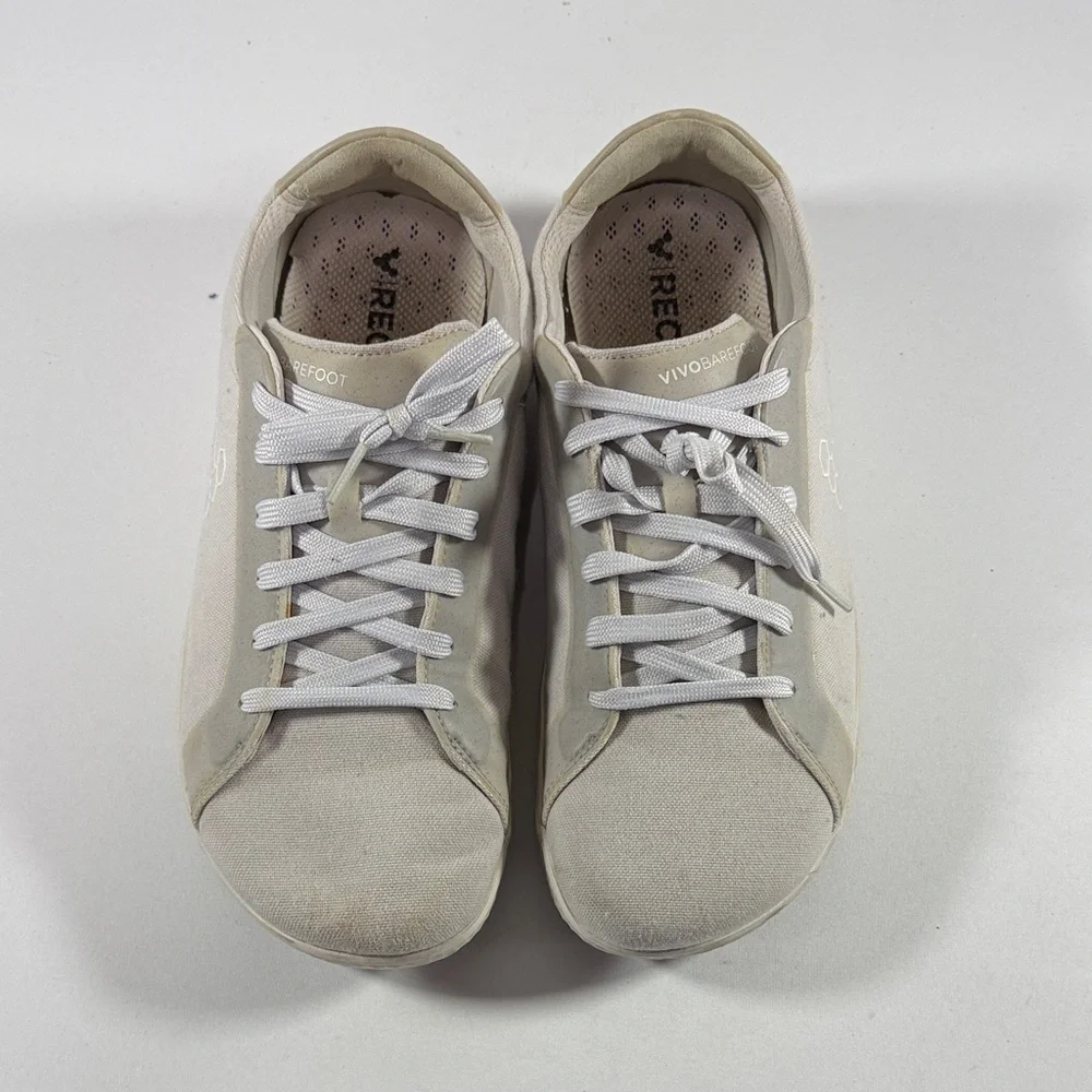 Vivo casual low-profile sneakers in light gray and white